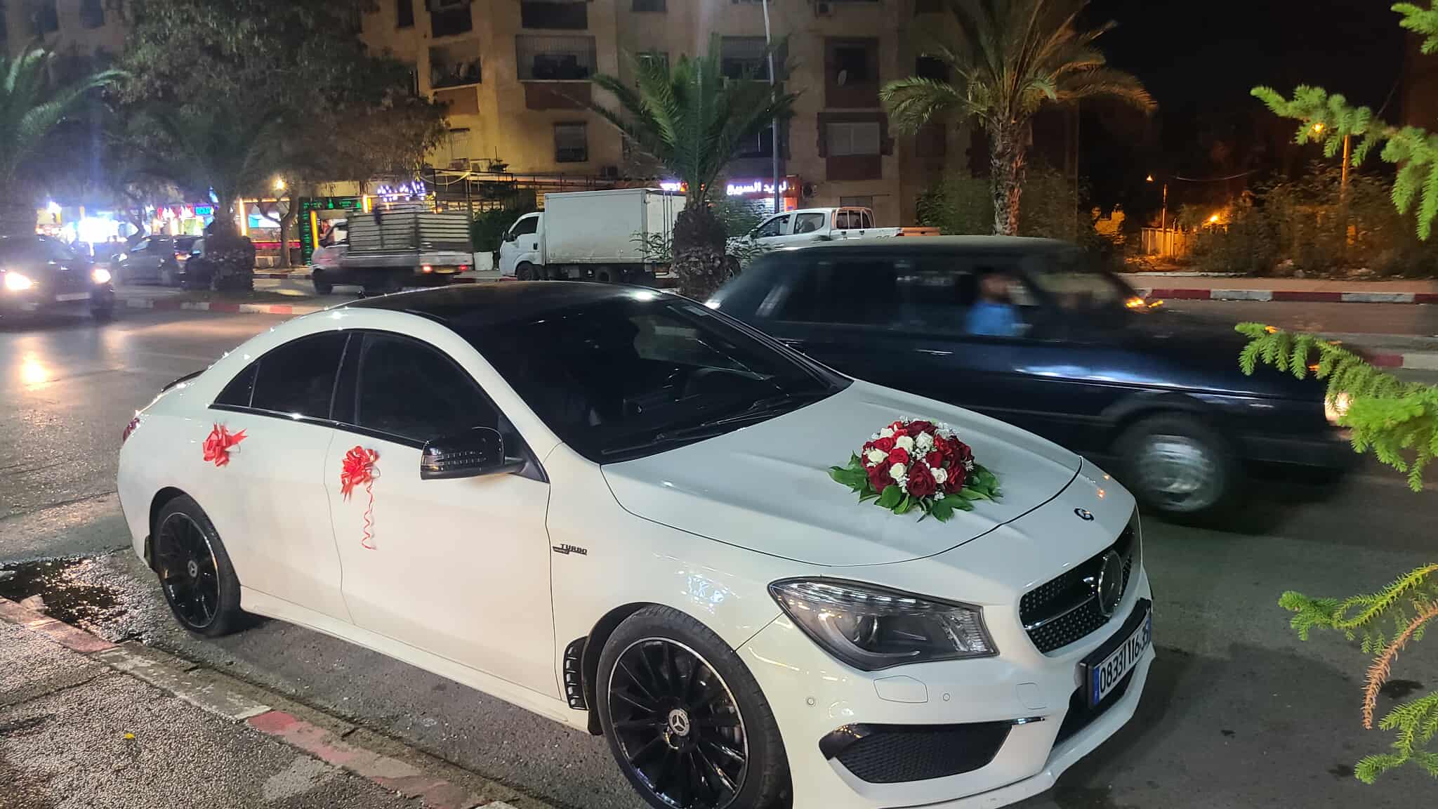 مرسيدس متوفرة للكراء